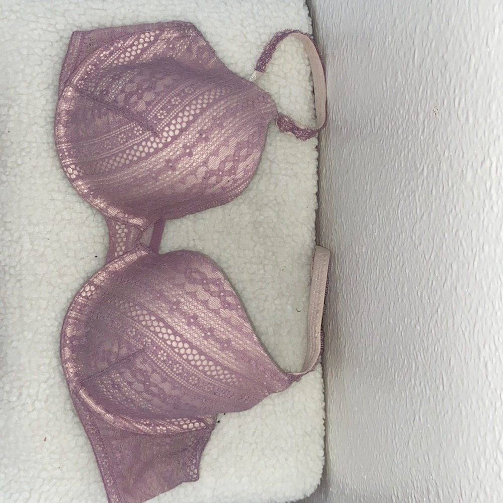 LIGHT PURPLE VICTORIA SECRET BRA
